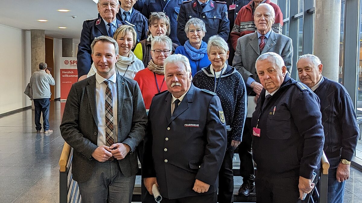 Alters- und Ehrenabteilung zu Besuch im Landtag