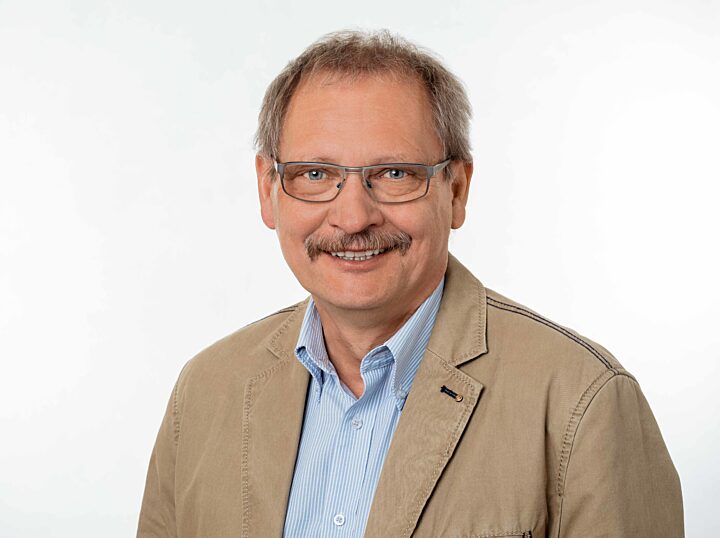 13  Dr  Dieter Kuchorz